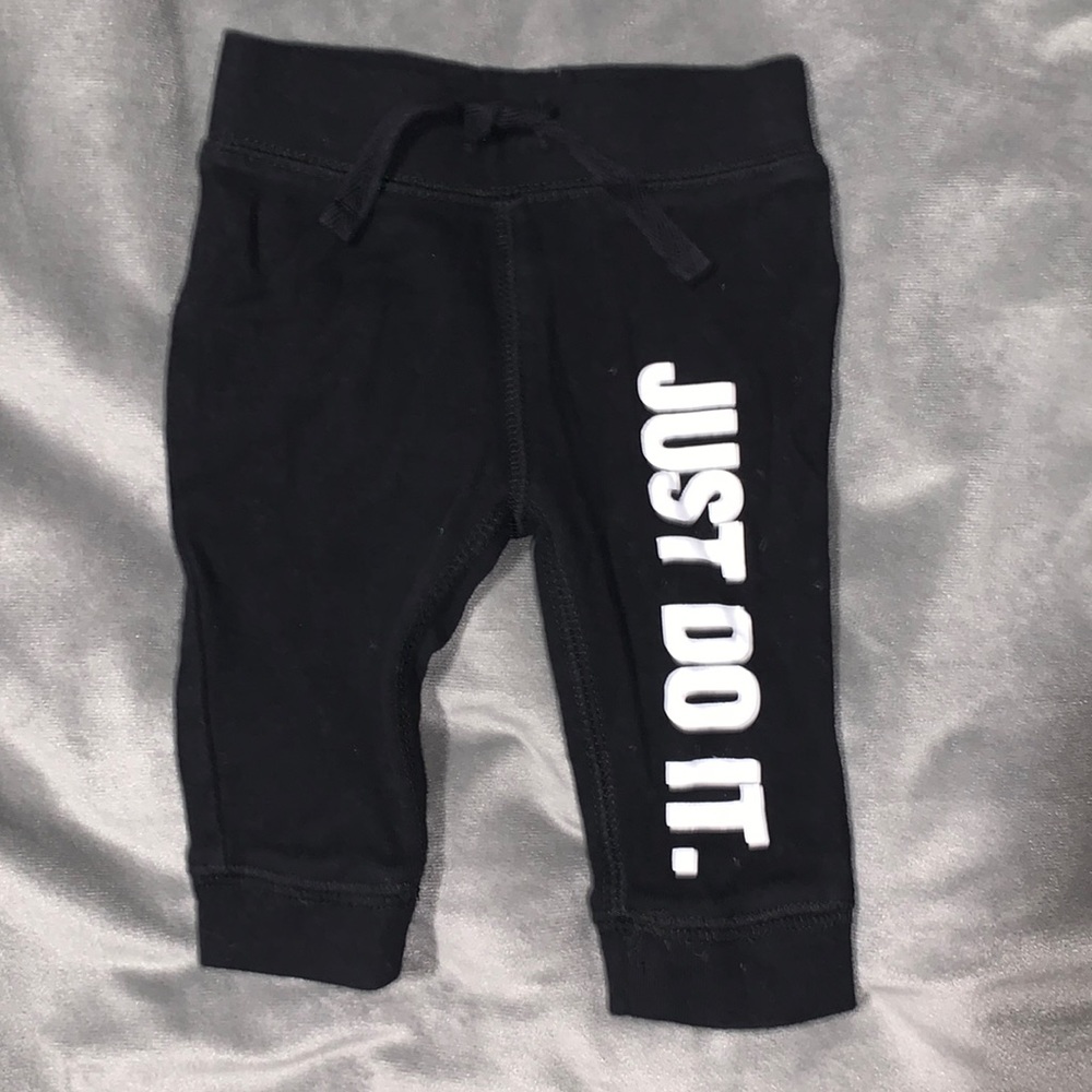 Size 3-6 months pants - Old Navy